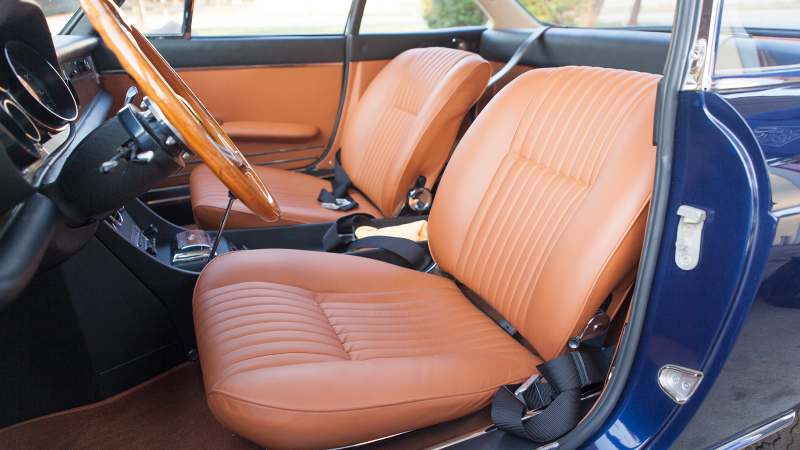 Illustration for article titled Up close with a legend - 1968 Ferrari 330GTC